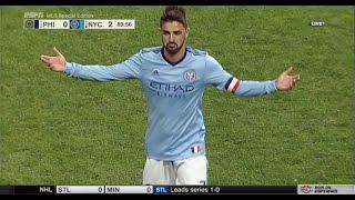 David Villa scores a GOLAZO from 50 yards away