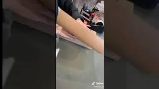طريقة لتغليف الهدايا