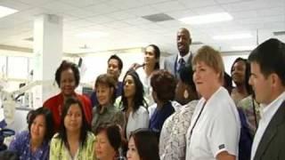 Alonzo Mourning tours DaVita clinic, greets patients