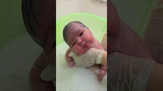#relaxingbath #newbornarrival #cutebaby