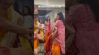 yeh pehle shuruaat mei Dance Karne se mana Karti hai