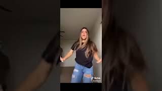 Addison Rae twerk in her tight jeans