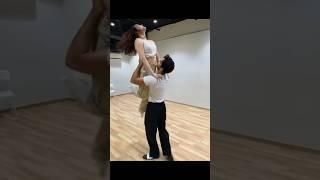 Tu Tu Hai Wahi || Ishaan × Sneha || The Royals #duetdance #chemistry #shorts #ishaankhatter #royals