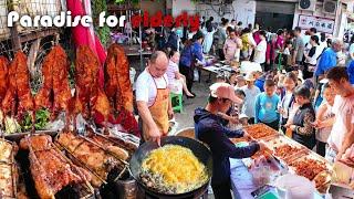 China's traditional markets: a paradise for the elderly and a forbidden zone for young people.