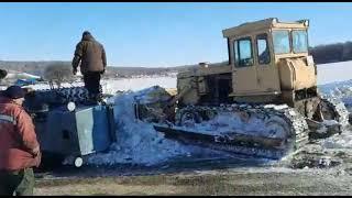 Зерновоз 64  Тяжёлый подъём  Перевернулся трактор