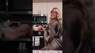 Another milf twerking!! In a robe this time!!