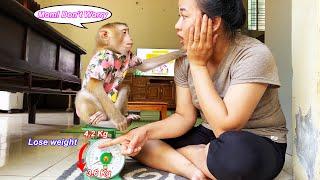 Monkey Lyly lost weight and her mother blamed herself for not taking good care of Lyly.