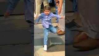 Kareena & Saif Son Taimur Ali Khan Stunt  | Kareena Kapoor | Bollywoodlogy | Udit Narayan Songs