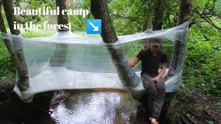 Look at how this young man sets up camp in the jungle and spends the night.#forest #camping