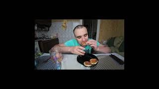 МУКБАНГ КАРТОФЕЛЬ С РЫБОЙ ГОРБУШЕЙ/ САЛАТ/ СЫРНИКИ НАРЕЗКИ Mukbang АСМР #mukbang #food #asmr #shorts