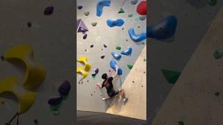 Allez up Mile end Montréal- pink tape boulder