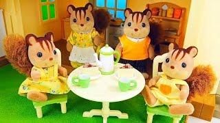 Белочки Sylvanian Families  и их большой дом - Видео для детей с игрушками Сильваниан Фэмилис