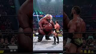 GIANTS VERSUS HEAVYWEIGHT WRESTLERS! #wwe