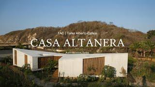 Concreto, Madera y Vegetación en la Costa Oaxaqueña: Casa Altanera por Alberto Calleja