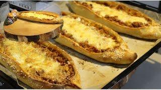 ПИДЕ (Турецкая лодка или турецкая пицца).PIDE (Turkish boat or Turkish pizza).