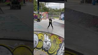 Que no voy a salir ?? @danruiz7710 #inlineskates #rollerskating #skatepark #patines