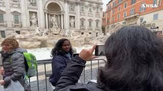 Giubileo, smontate le impalcature a Fontana di Trevi