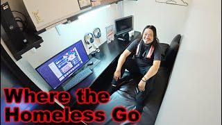 Why So Many Homeless Japanese Stay at This Internet Café