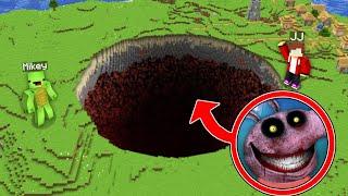 Mikey and JJ Found PEPPA PIG Biggest Irritator Footprints and PIT in Minecraft - Maizen?!