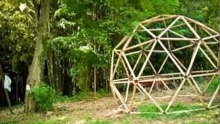 geodesic dome construction time lapse and picture - la maison des bateleurs