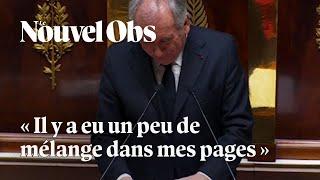 François Bayrou se perd dans ses notes pendant sa déclaration de politique générale