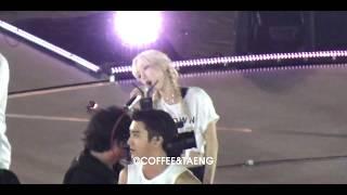 Taeyeon & Hyoyeon (HyoTae) at Ending of #SMTownLive2019 in Tokyo (HD Fancam)