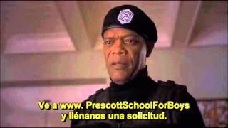 Coqueteos de Samuel L Jackson en Barely Lethal (2016)