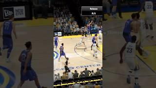 Klay Thompson made a wipe open 3 against the Warriors on NBA 2K25 Mobile