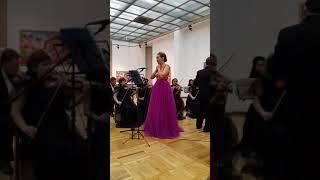 Elena Nikonova performing Love Orlova song from "Веселые ребята" movie