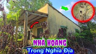 Ngôi nhà trong nghĩa địa "không có ai ở" bắt gặp bộ xương treo lũng lẳng