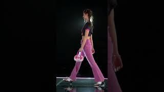 Chinese element navel revealing outfit paired with pink pants #fashion #fashionshow