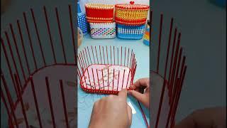 How to weave a box basket with pearls and colorful beads.