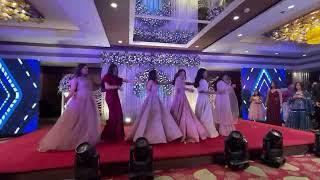 Halla Re Song by Salim–Sulaiman and Shweta Pandit . + white brown black .  choreography by Rocky