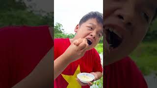 Thử thác ăn xúc xích đúng cách và cái kết, kem socola  ,ớt cay siêu ngon sự kết hợp hoàn hảo