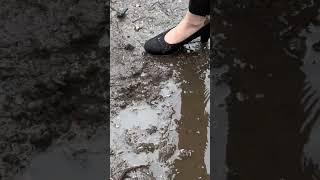 HIGH HEELS || Sinking into Mud with My Favorite Stewardess Pumps