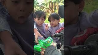 Pagi yang sibuk berangkat sekolah naik motor