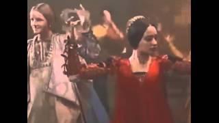 WE WERE WATCHING ROMEO AND JULIET IN CLASS AND PEOPLE STARTED SINGING THIS SO I MADE A VINE OF IT AH