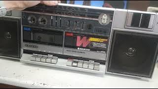 Магнитола , Sanyo M-W220k 1991 года выпуска.