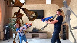 Nerf Game Siren Head and SCP vs Nerf Family Скромник и Сиреноголовый против Нерф