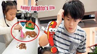 Is My Daughter's Method Of Opening Pine Nuts So Simple?#comedy#funny videos