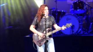 Jo Dee Messina – Sharp Dressed Man (ZZ Top cover)