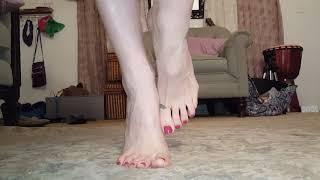 Toe pointing and arching like a dancer SAMPLE