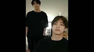 чонгук даже телом показывает что Тэхён рядом  #taekookisreal #taekook #vkook #jungkook #taehyung