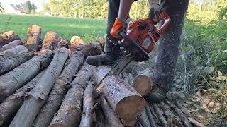 Chainsaw Husqvarna 130 VS cutting wood