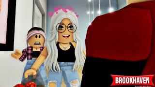 MY GRANDMA WANTS TO STEAL MY CRUSH!! ROBLOX MOVIE (CoxoSparkle2)