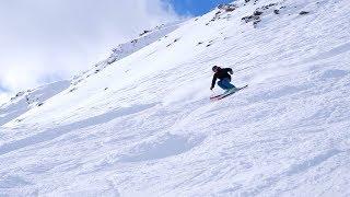 Skifahren lernen auf hügeligen/buckligen Pisten für Einsteiger