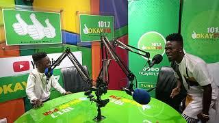 Foto Copy and his father @DkbQwaachiOfficial emotional performance on @okayfm