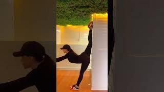 Leg Stretch Hip Split Easy Flexibility Yoga Flow #shorts #yogaexercise #yoga