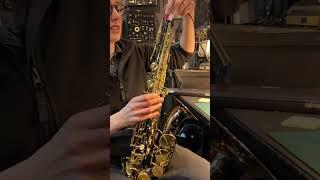 Diagnosing Leaking Saxophone Pads (Using a Magic Lightsaber!!) #saxophone #saxophonists #dawkesmusic
