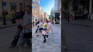 I see u looking me now #meovv #handsup #danceinpublic #kpopdancecover #kpopdance #kpopcover